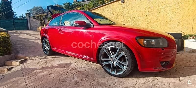 Rojo Usado 2007 Volvo C30 Kinetic Utilitario | 3100 € (Buen precio) - Imagen 1/4