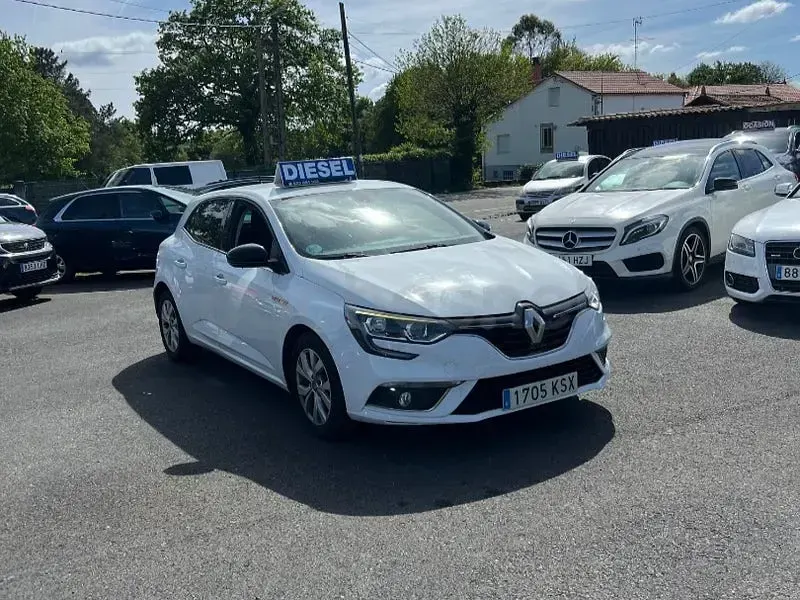 Usado Renault Mégane Bose Edition 115 CV (84 kW) 2019 Blanco Berlina