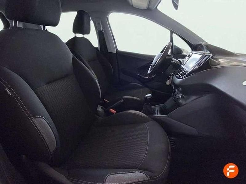 Gris Usado 2016 Peugeot 208 Active Utilitario | 7480 € (Buen precio) - Imagen 1/3