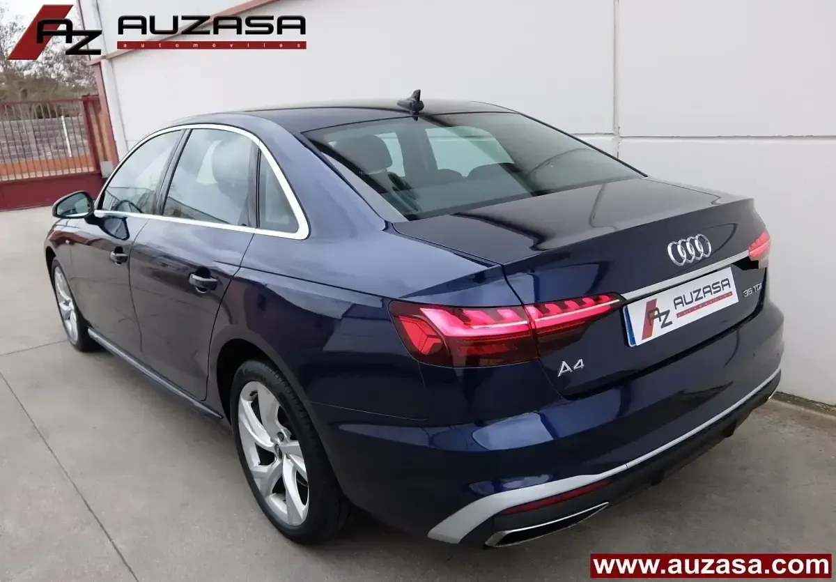 Usado Audi A4 S-Line 163 CV (119 kW) 2021 Azul Berlina