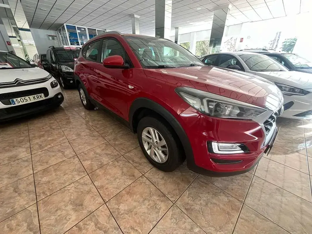 Usado Hyundai Tucson 132 CV (97 kW) 2019 Burdeos SUV