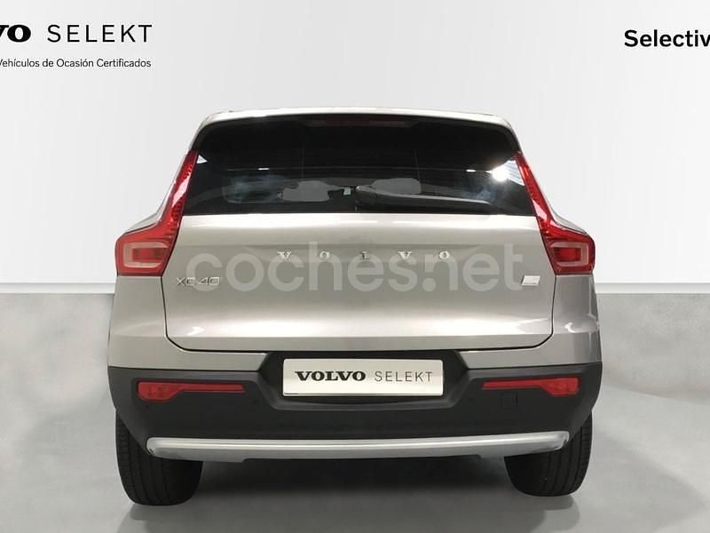 Usado Volvo XC40 Core 211 CV (155 kW) 2023 Gris / plata SUV