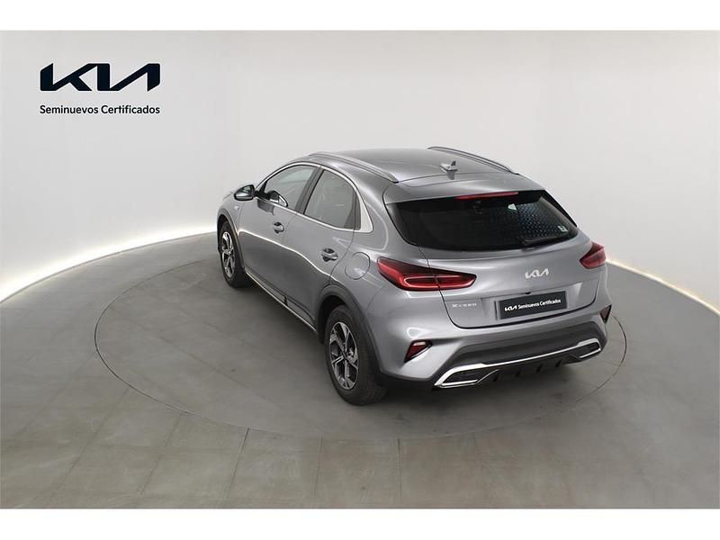 Usado Kia XCeed 100 CV (73 kW) 2025 Gris plata SUV
