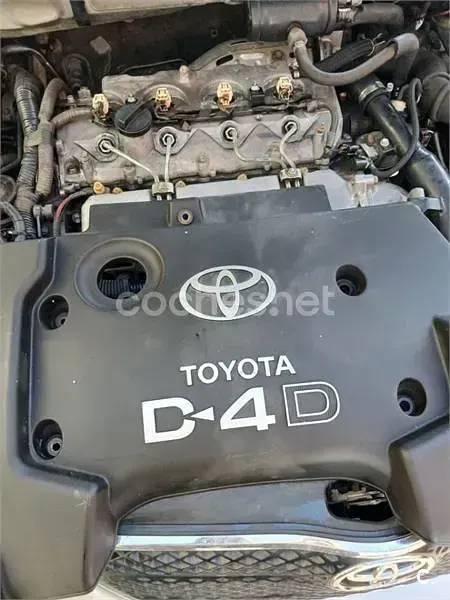 Usado Toyota Corolla Sol 110 CV (80 kW) 2003 Gris / plata Berlina