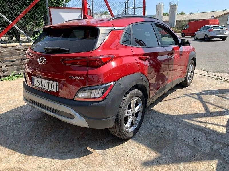 Usado Hyundai Kona 120 CV (88 kW) 2022 Granate SUV