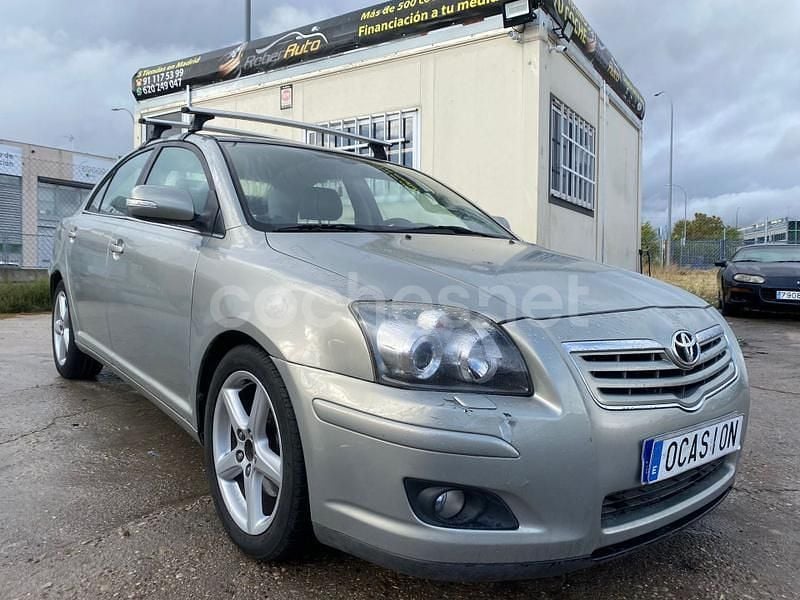 Gris / plata Usado 2008 Toyota Avensis Executive Berlina | 4899 € (Buen precio) - Imagen 1/4
