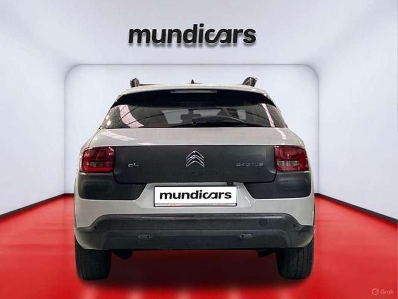 Usado Citroën C4 Cactus Shine 99 CV (72 kW) 2017 Blanco Utilitario
