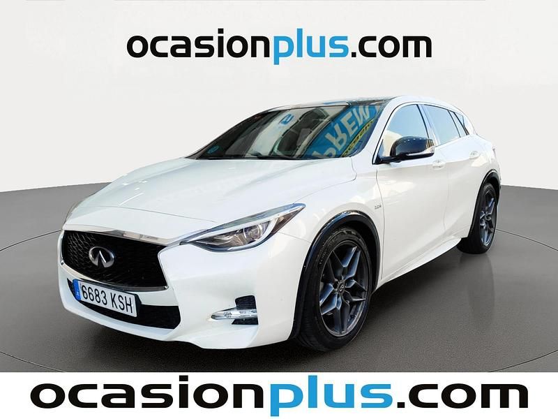 Usado Infiniti Q30 Sport Tech 170 CV (125 kW) 2018 Blanco Utilitario
