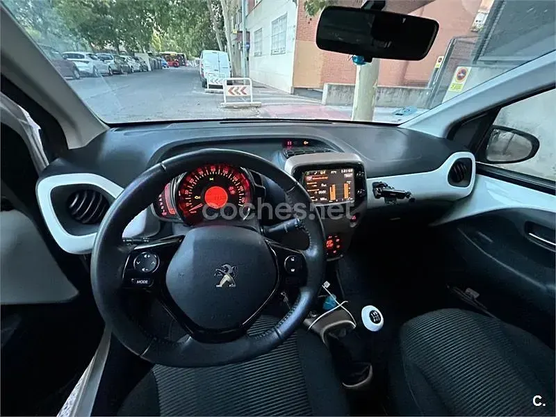 Usado Peugeot 108 Allure 82 CV (60 kW) 2014 Blanco Berlina