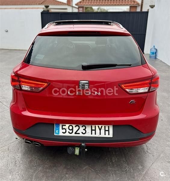 Usado Seat Leon ST FR 150 CV (110 kW) 2014 Rojo Familiar