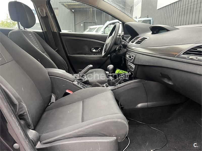 Usado Renault Mégane GrandTour Dynamique 105 CV (77 kW) 2010 Azul Familiar