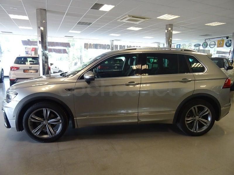Usado VW Tiguan R-line 150 CV (110 kW) 2020 Gris / plata SUV