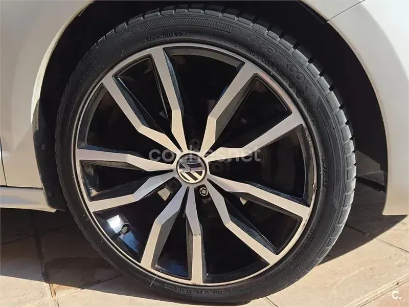 Usado VW Jetta Sport 105 CV (77 kW) 2011 Blanco Berlina