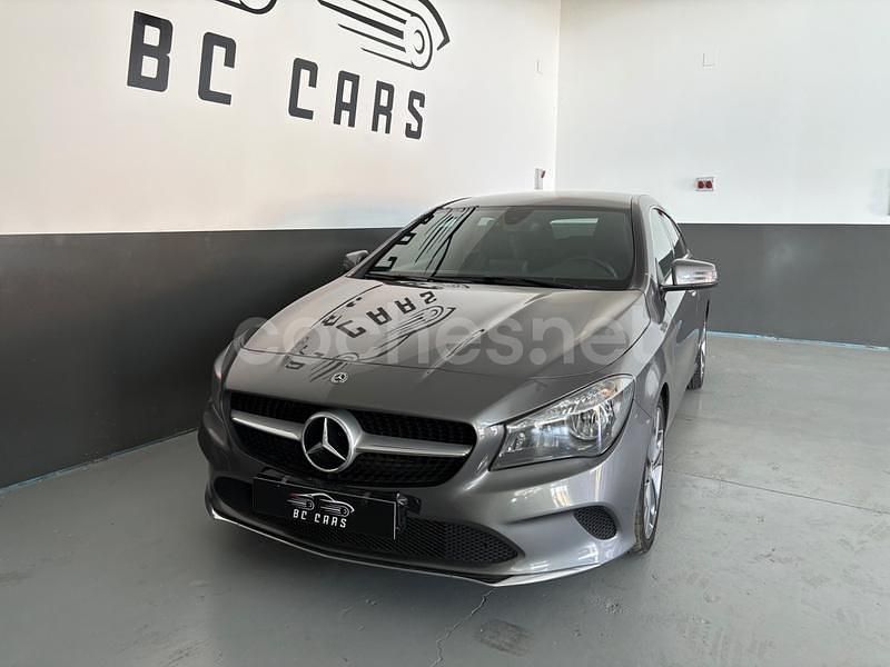 Usado Mercedes CLA200 Shooting Brake 150 CV (110 kW) 2019 Gris / plata Familiar