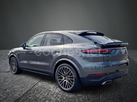 Usado Porsche Cayenne 462 CV (339 kW) 2021 Gris / plata SUV