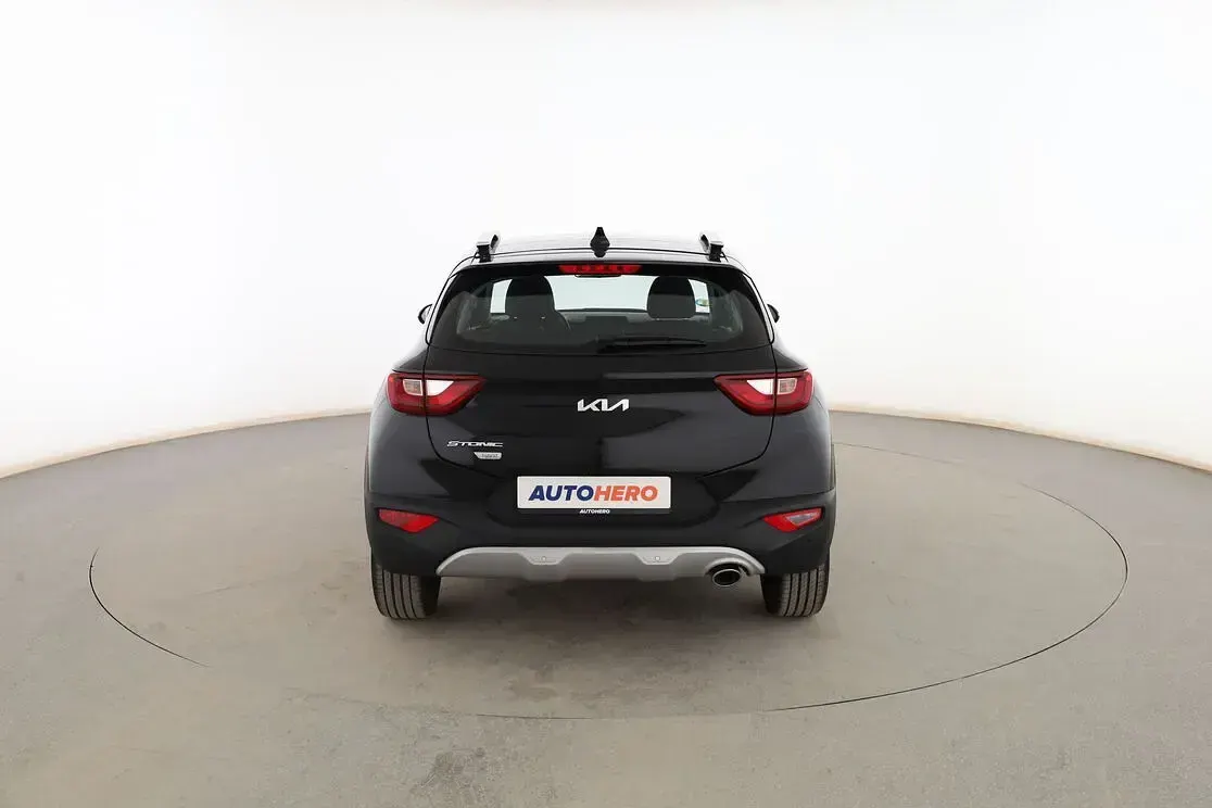 Usado Kia Stonic 101 CV (74 kW) 2024 Negro SUV