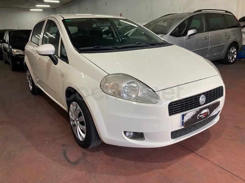Usado Fiat Punto Active 75 CV (55 kW) 2011 Blanco Utilitario