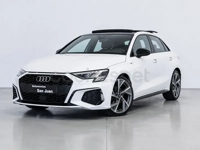 Usado Audi A3 Ambiente 150 CV (110 kW) 2021 Blanco Berlina