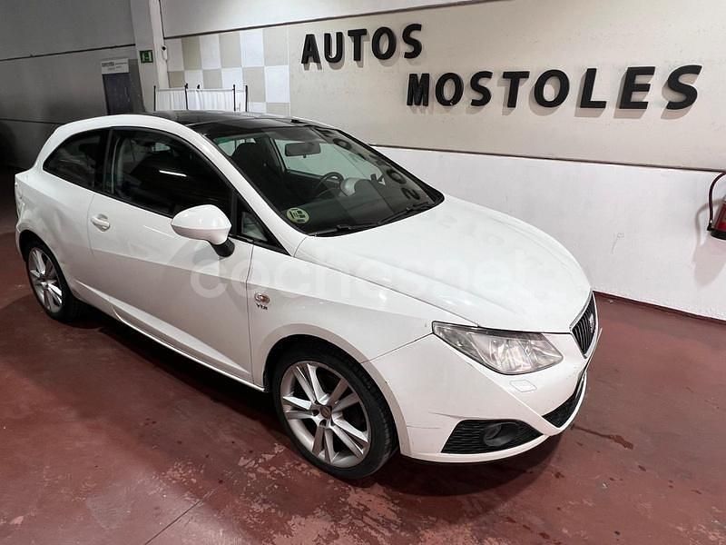 Blanco Usado 2009 Seat Ibiza SC Reference Utilitario | 3995 € (Precio justo) - Imagen 1/4