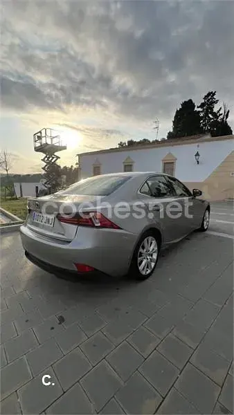 Usado Lexus IS300h Executive Line 223 CV (164 kW) 2016 Gris / plata Berlina