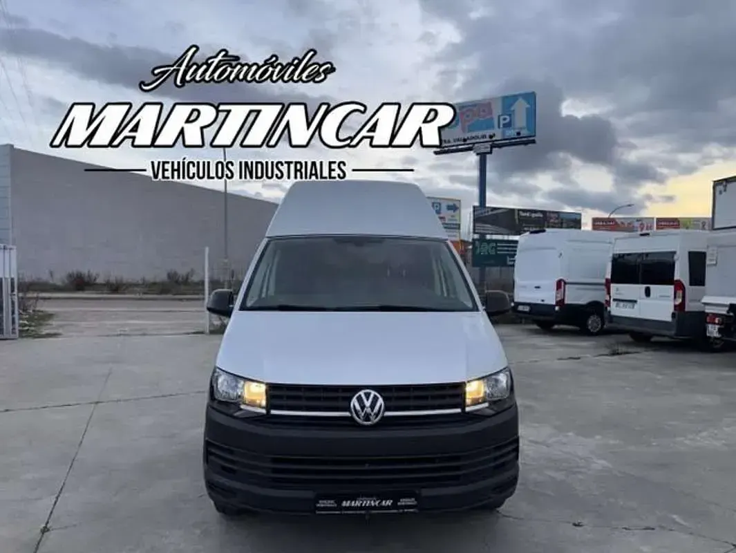Usado VW Transporter 102 CV (75 kW) 2020 Rojo Van