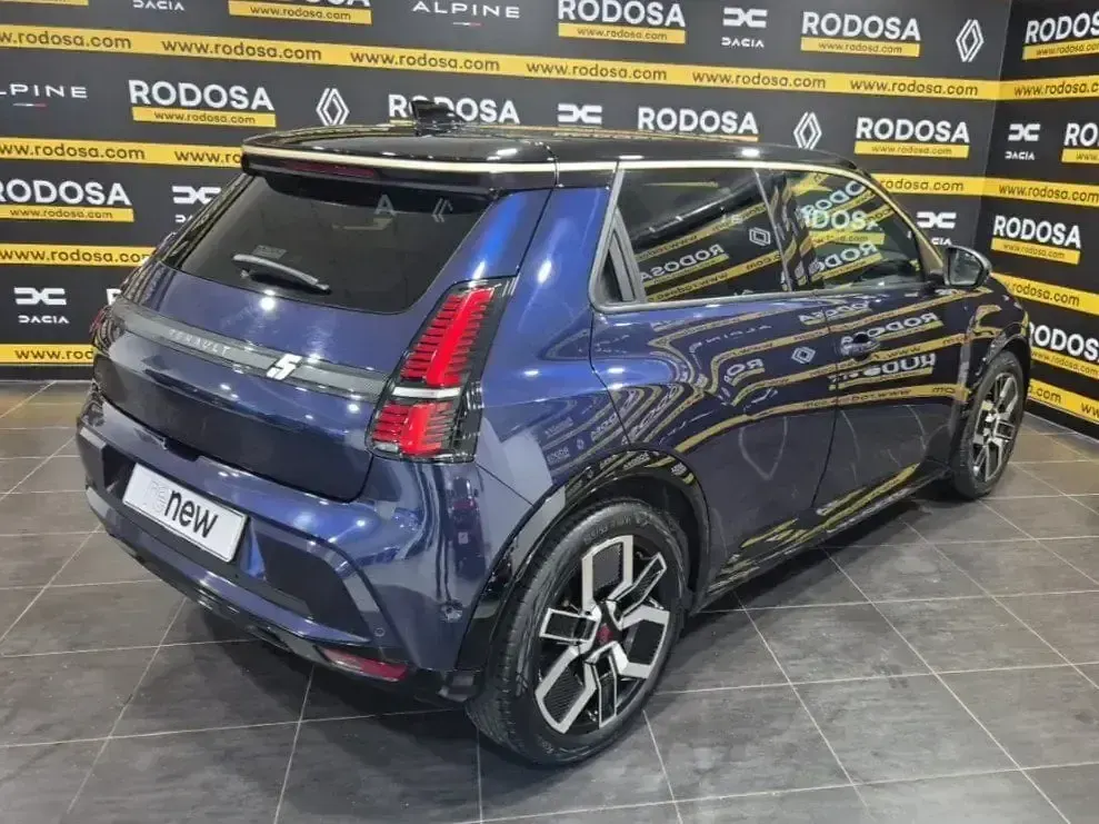 Usado Renault R5 Iconic 110 kW (150 CV) 2024 Azul Utilitario