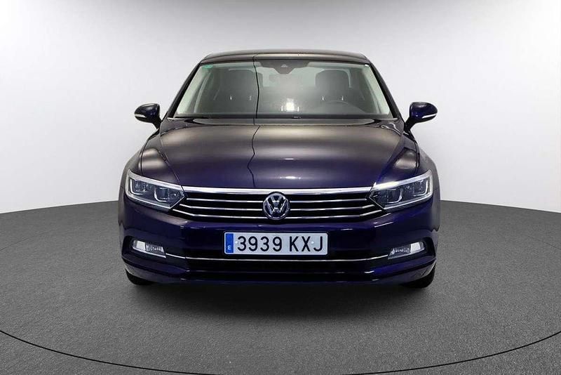 Usado VW Passat Advance 120 CV (88 kW) 2019 Azul Berlina