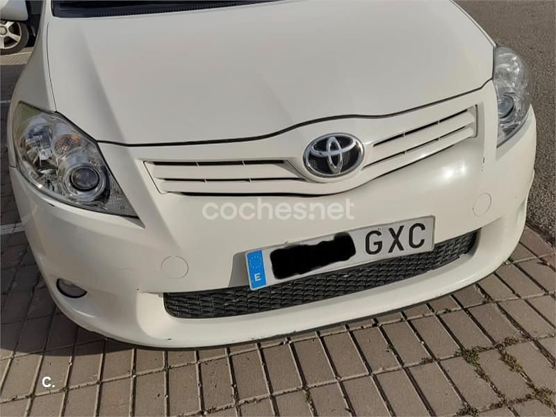 Usado Toyota Auris Active 90 CV (66 kW) 2010 Blanco Utilitario