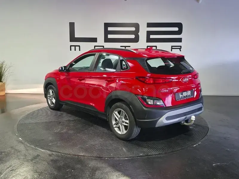 Usado Hyundai Kona Style 120 CV (88 kW) 2022 Rojo SUV