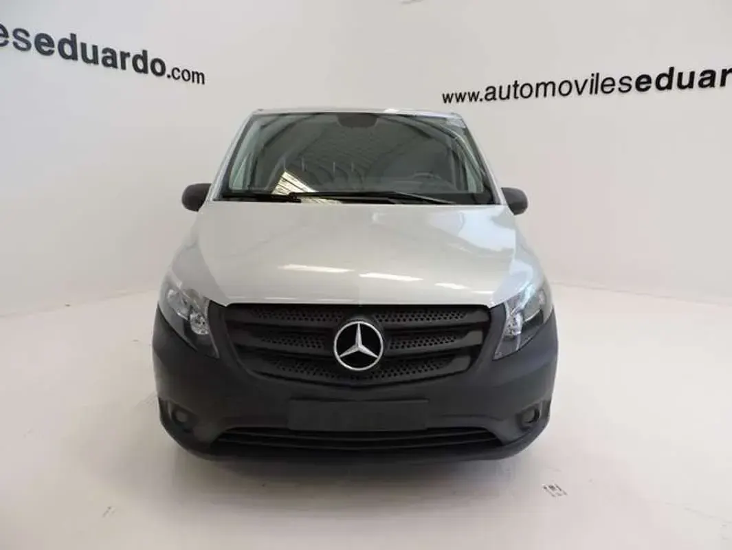 Usado Mercedes Vito 2019 Plateado Van