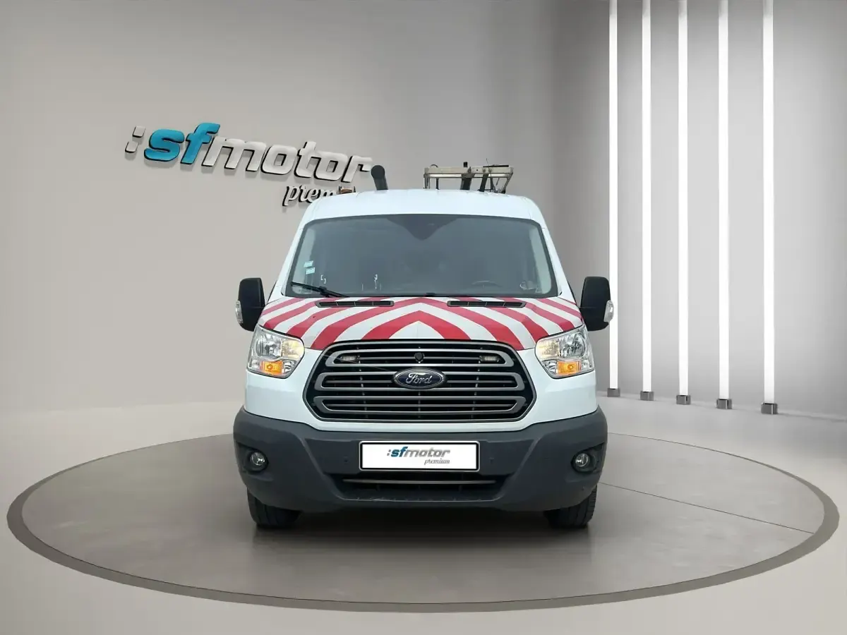 Usado Ford Transit Trend 130 CV (95 kW) 2019 Blanco metalizado Berlina