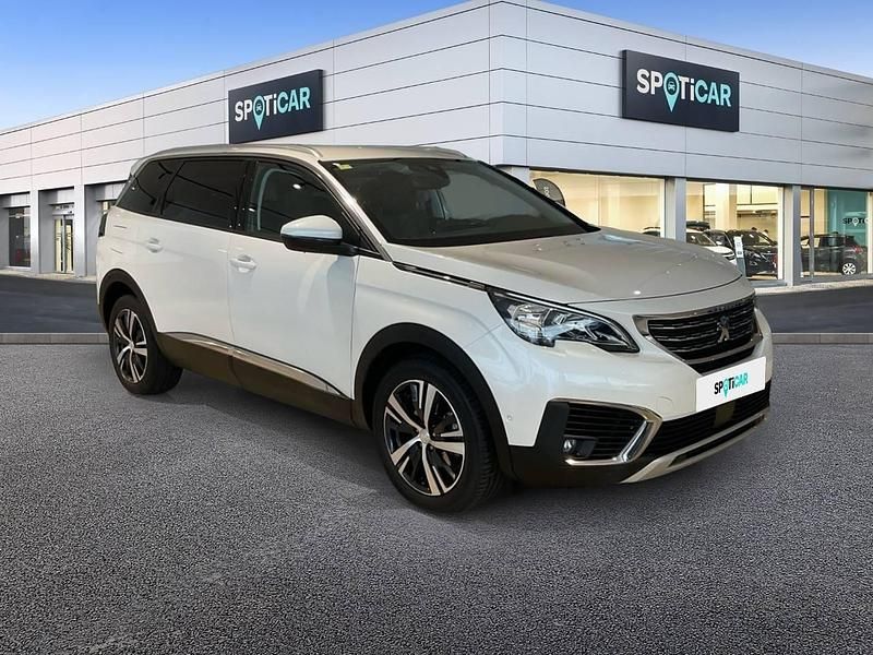 Usado Peugeot 5008 Allure 130 CV (95 kW) 2020 Blanco SUV