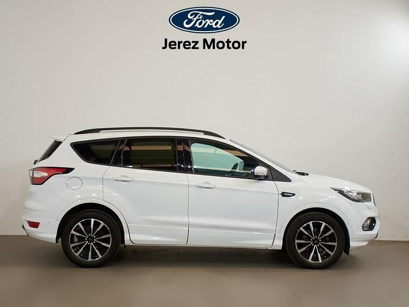 Usado Ford Kuga ST-Line 120 CV (88 kW) 2019 Blanco frozen SUV
