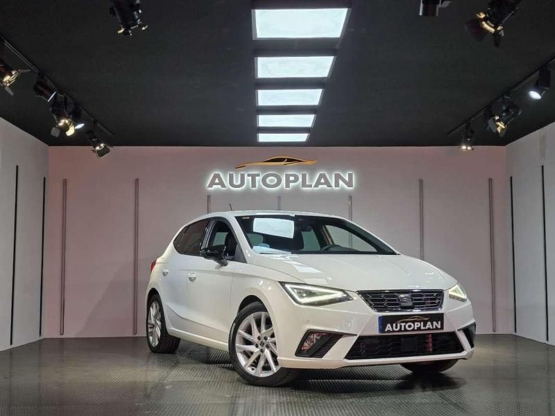 Usado Seat Ibiza FR 150 CV (110 kW) 2021 Blanco Utilitario