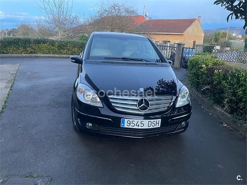 Usado Mercedes B200 140 CV (102 kW) 2005 Negro Monovolumen