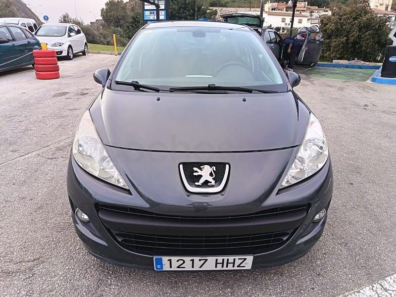 Usado Peugeot 207 Active 75 CV (55 kW) 2012 Beige Berlina