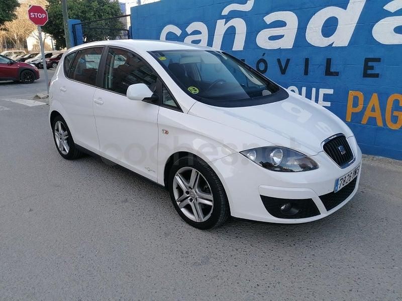 Usado Seat Altea Style 105 CV (77 kW) 2012 Blanco Monovolumen