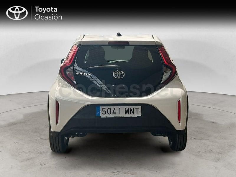 Usado Toyota Aygo X Play 72 CV (52 kW) 2024 Blanco SUV