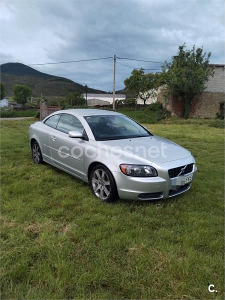 Gris / plata Usado 2006 Volvo C70 Momentum Descapotable | 6700 € (Precio justo) - Imagen 1/4