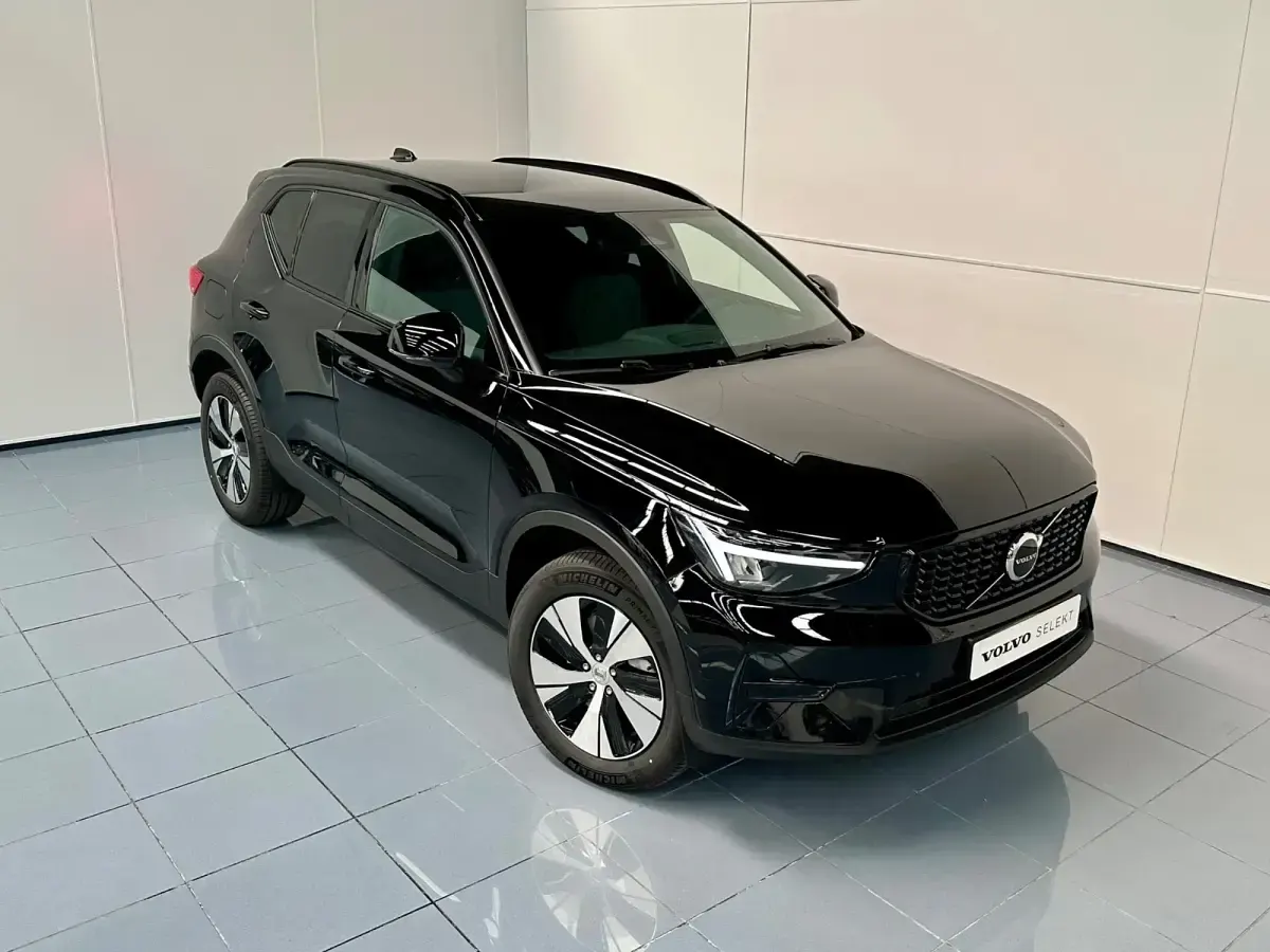 Novo Volvo XC40 Plus 163 HP (119 kW) 2026 Preto SUV