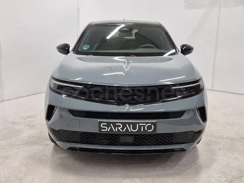 Usado Opel Mokka 136 CV (100 kW) 2025 Gris / plata SUV