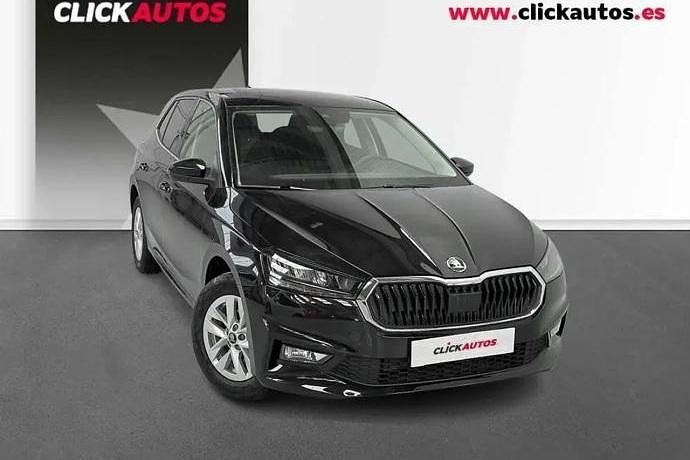 Usado Skoda Fabia Selection 95 CV (69 kW) 2025 Blanco Utilitario