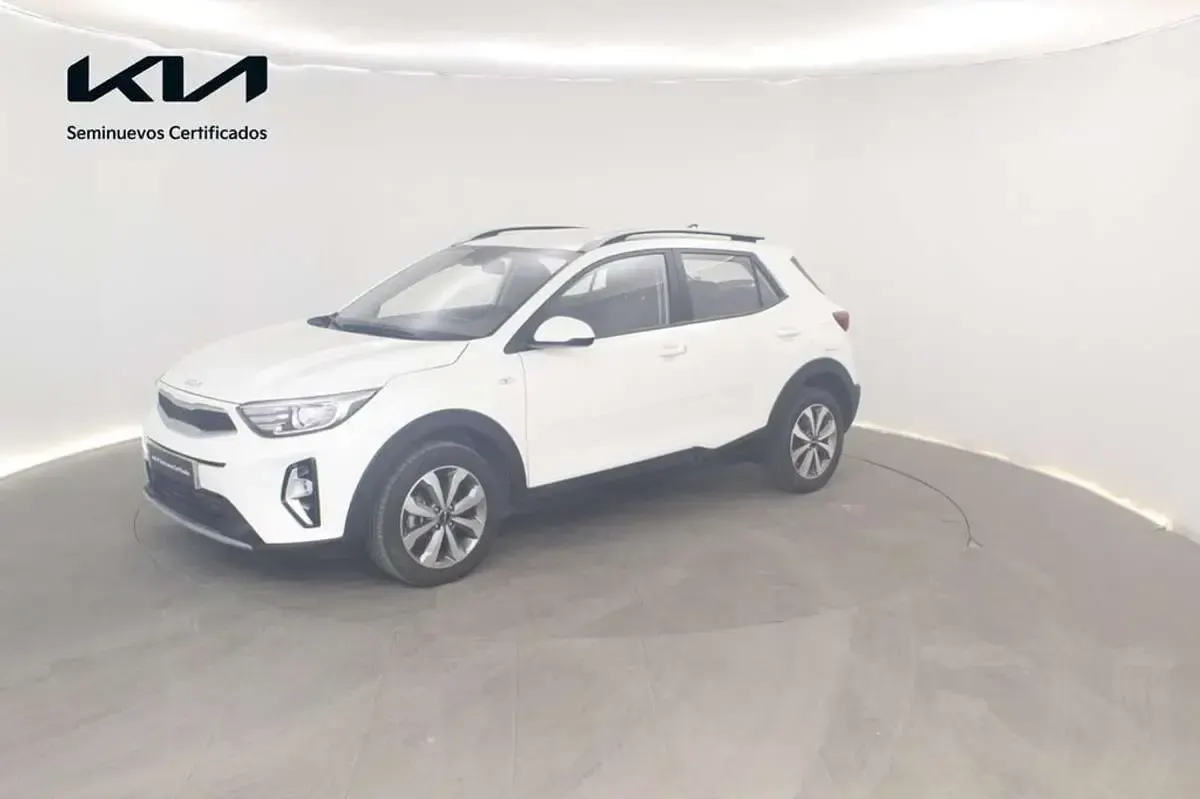 Usado Kia Stonic 101 CV (74 kW) 2026 Blanco SUV