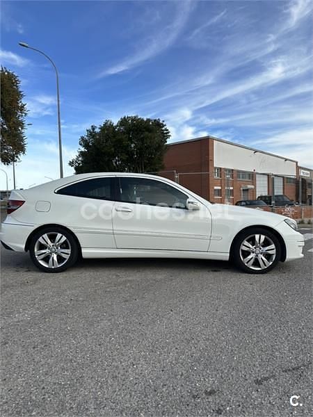 Usado Mercedes CLC220 150 CV (110 kW) 2011 Blanco Utilitario