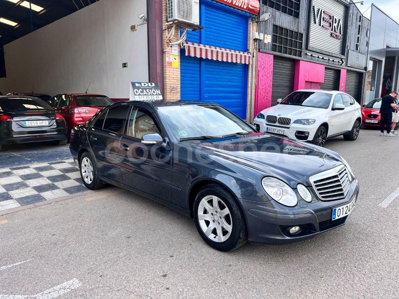 Gris / plata Usado 2008 Mercedes E280 Classic Berlina | 9990 € (Caro) - Imagen 1/4