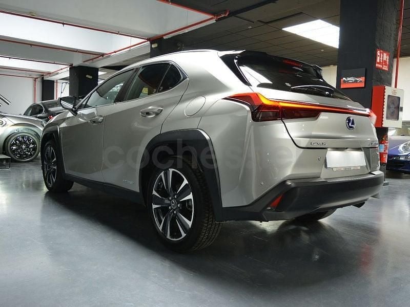 Usado Lexus UX 184 CV (135 kW) 2021 Beige SUV