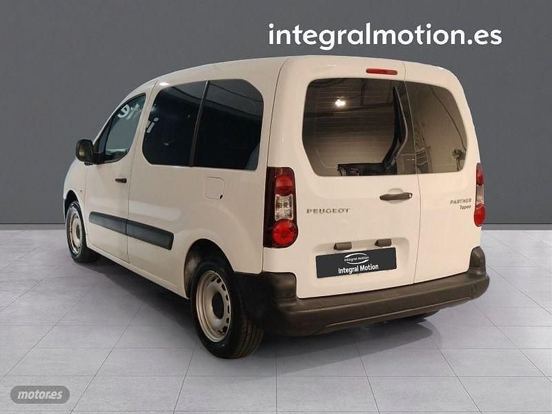 Usado Peugeot Partner Tepee Access 74 CV (54 kW) 2018 Blanco Monovolumen