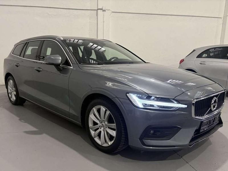 Usado Volvo V60 Momentum 197 CV (144 kW) 2021 Gris Familiar