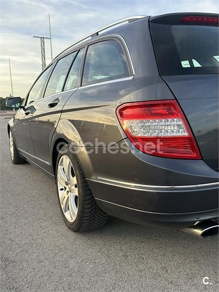 Usado Mercedes C250 Avantgarde 204 CV (150 kW) 2011 Gris / plata Familiar