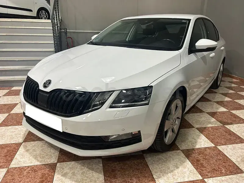 Usado Skoda Octavia Style 150 CV (110 kW) 2020 Blanco Berlina